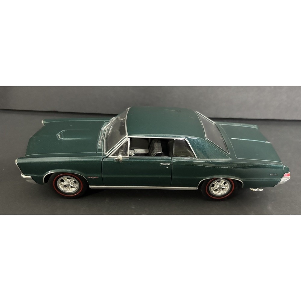 Welly 1965 Pontiac GTO Green Muscle Car Diecast 1:24